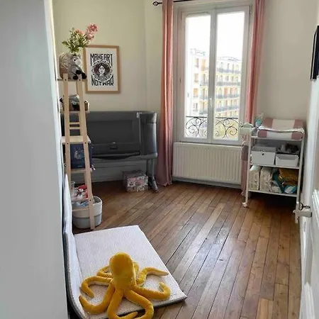 Charmant Appart Pour Bebe Avec Balcon Proche Paris Appartement
